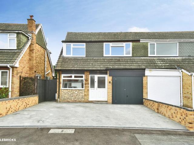 3 bedroom semi detached house for sale