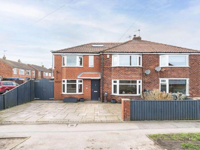 3 bedroom semi detached house for sale