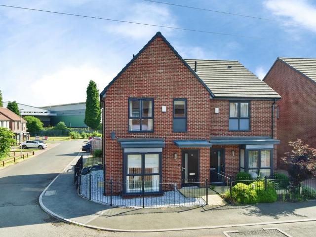 3 bedroom semi detached house for sale