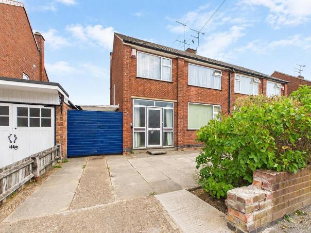 3 bedroom semi detached house for sale