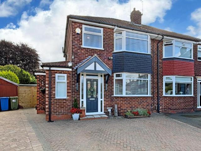 3 bedroom semi detached house for sale