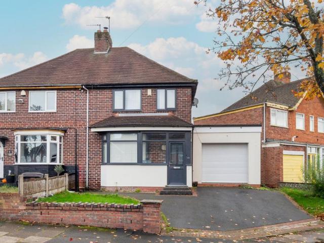3 bedroom semi detached house for sale
