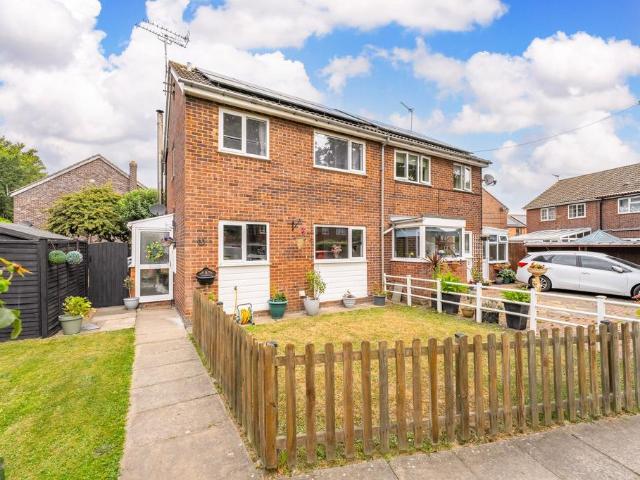 3 bedroom semi detached house for sale