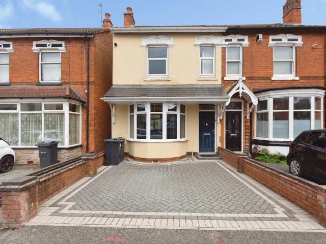 3 bedroom semi detached house for sale