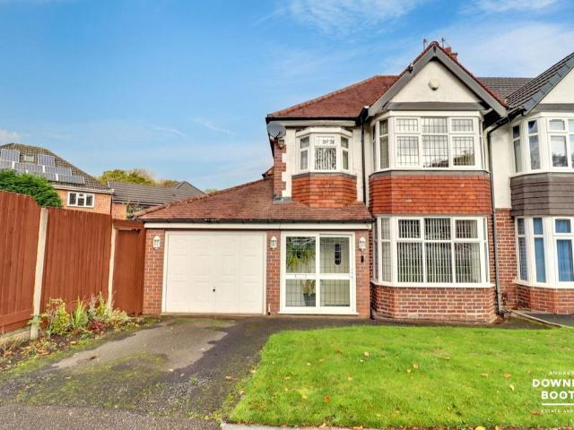 3 bedroom semi detached house for sale