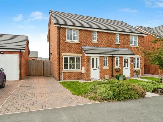 3 bedroom semi detached house for sale