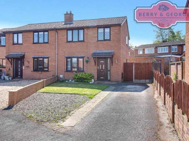 3 bedroom semi detached house for sale