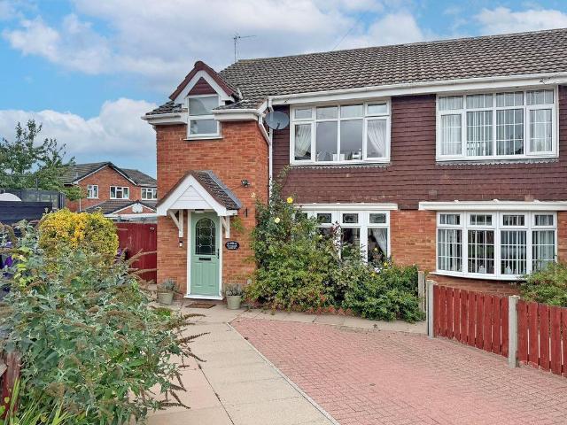 3 bedroom semi detached house for sale