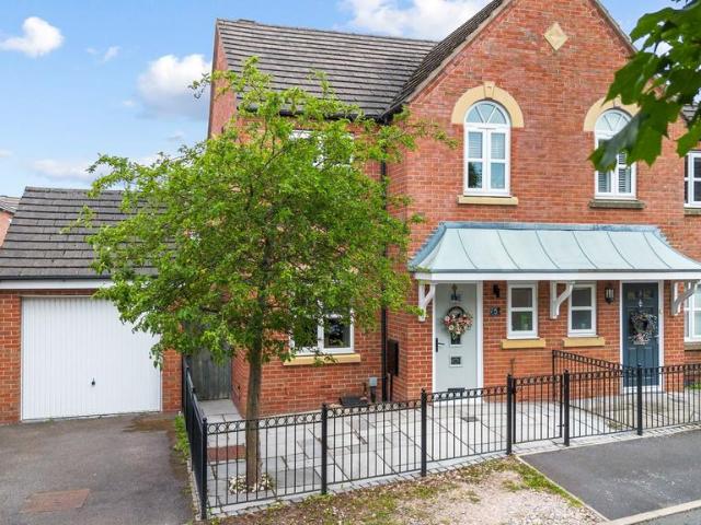 3 bedroom semi detached house for sale