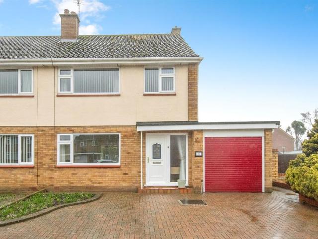 3 bedroom semi detached house for sale
