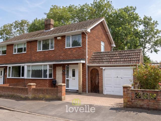 3 bedroom semi detached house for sale