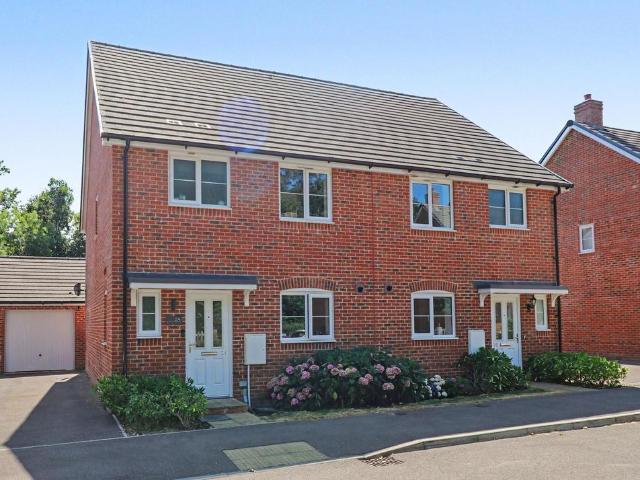 3 bedroom semi detached house for sale