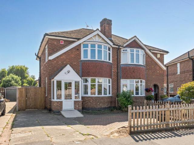 3 bedroom semi detached house for sale