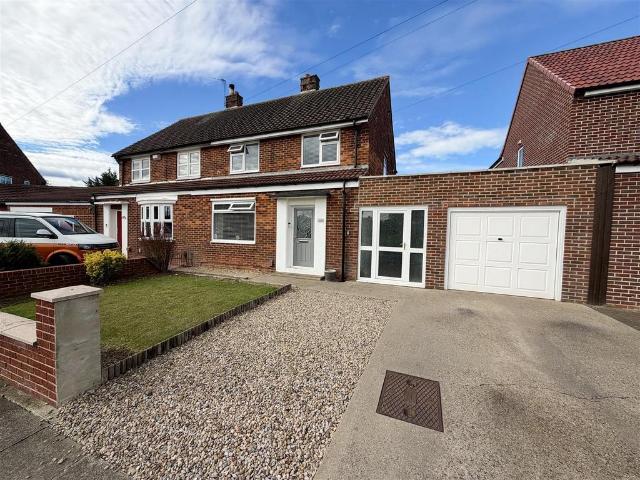 3 bedroom semi detached house for sale