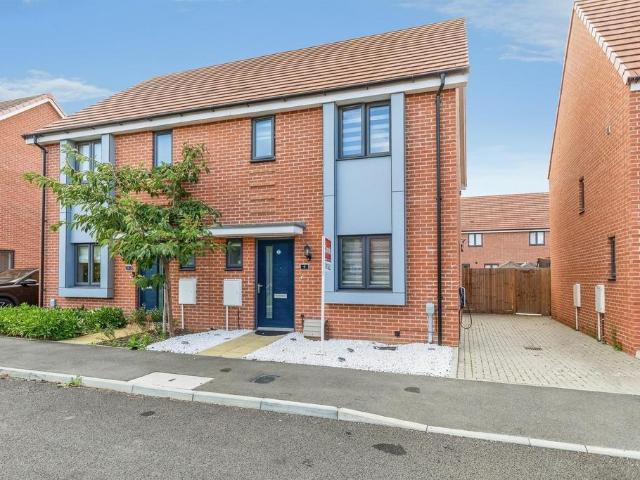 3 bedroom semi detached house for sale