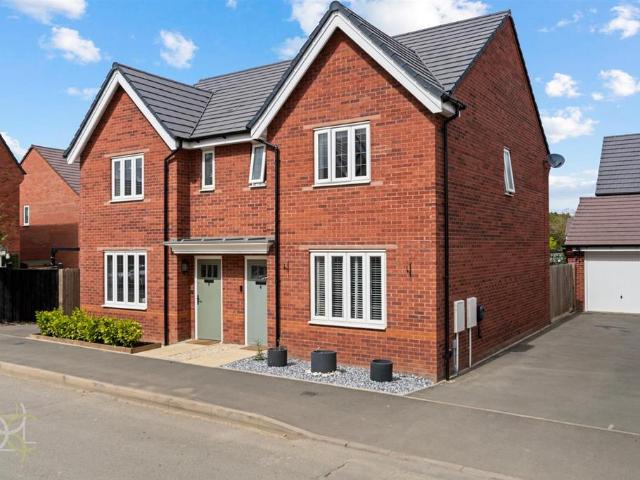 3 bedroom semi detached house for sale