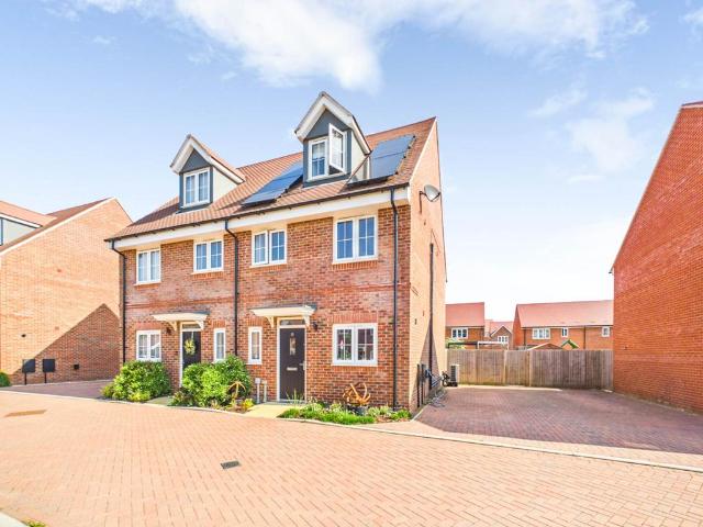 3 bedroom semi detached house for sale