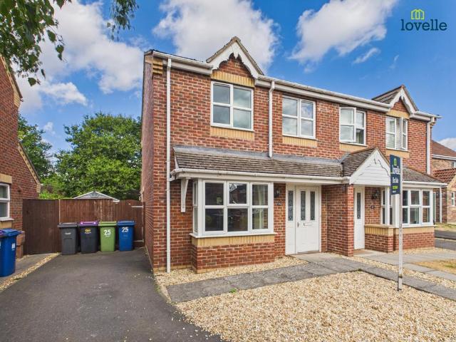 3 bedroom semi detached house for sale