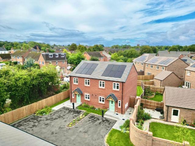 3 bedroom semi detached house for sale