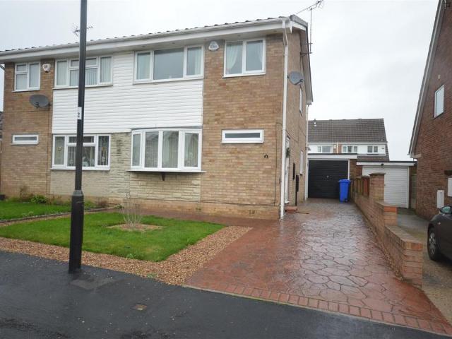 3 bedroom semi detached house for sale