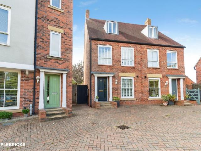 3 bedroom semi detached house for sale