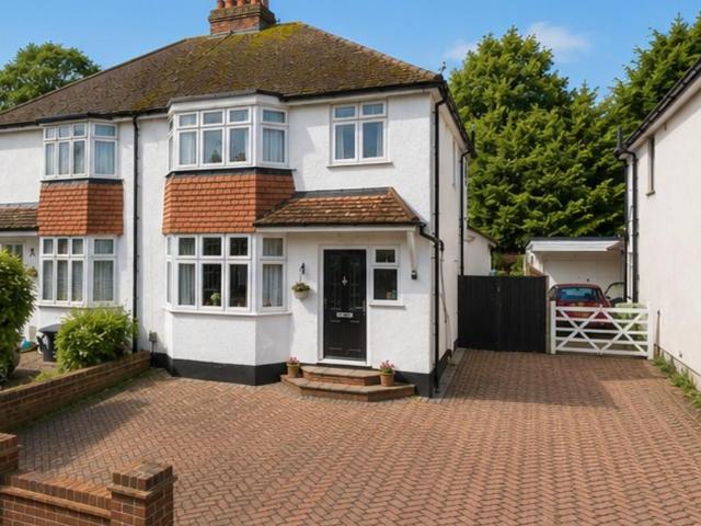 3 bedroom semi detached house for sale