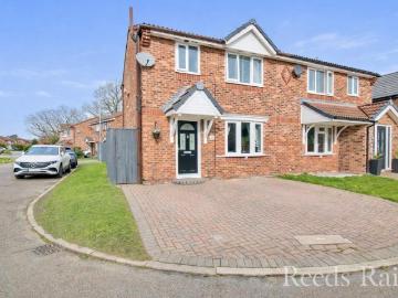 3 bedroom semi detached house for sale