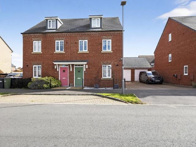 3 bedroom semi detached house for sale