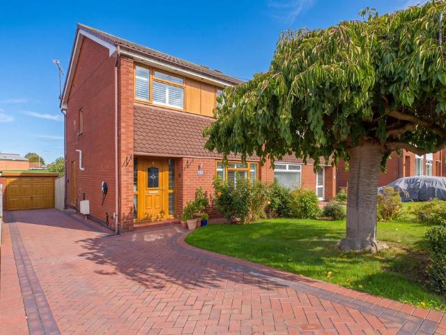 3 bedroom semi detached house for sale
