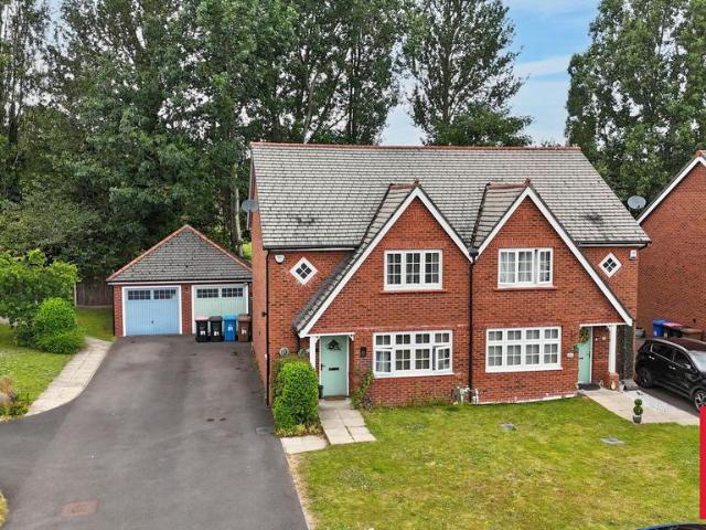 3 bedroom semi detached house for sale