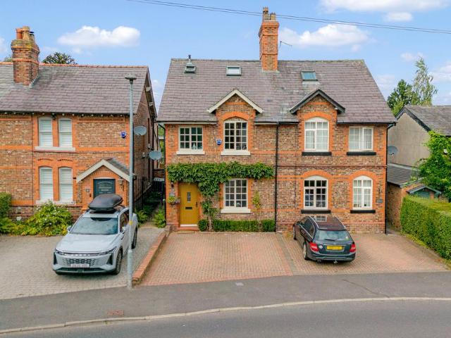 3 bedroom semi detached house for sale