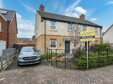 3 bedroom semi detached house for sale