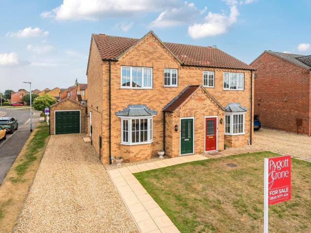 3 bedroom semi detached house for sale