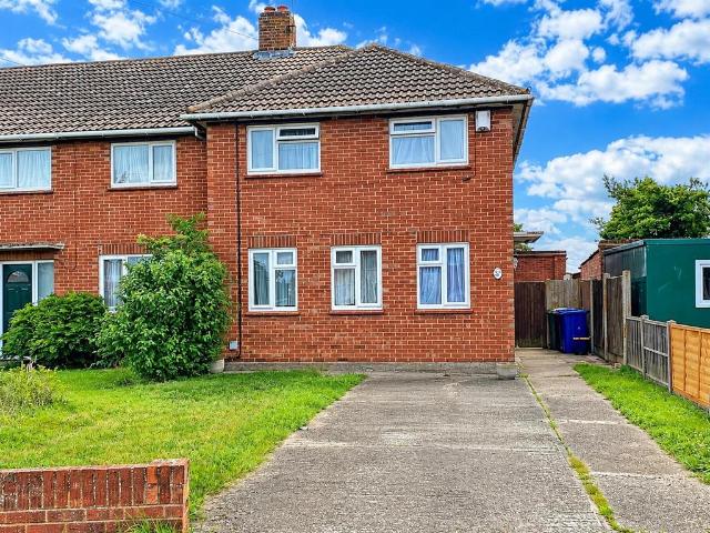 3 bedroom end of terrace house for sale