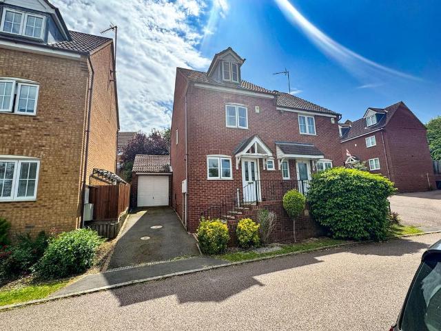 3 bedroom semi detached house for sale