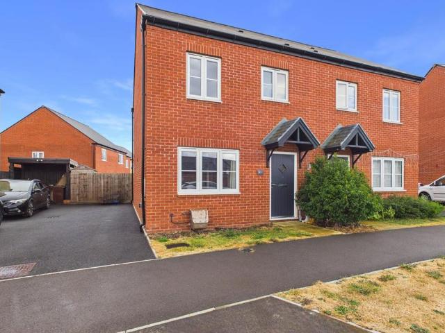 3 bedroom semi detached house for sale