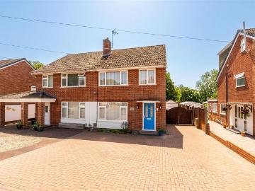 3 bedroom semi detached house for sale