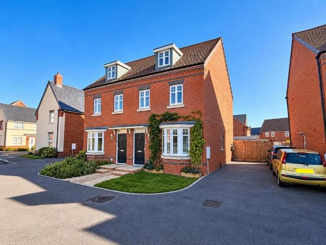 3 bedroom semi detached house for sale