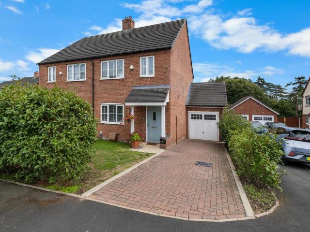 3 bedroom semi detached house for sale