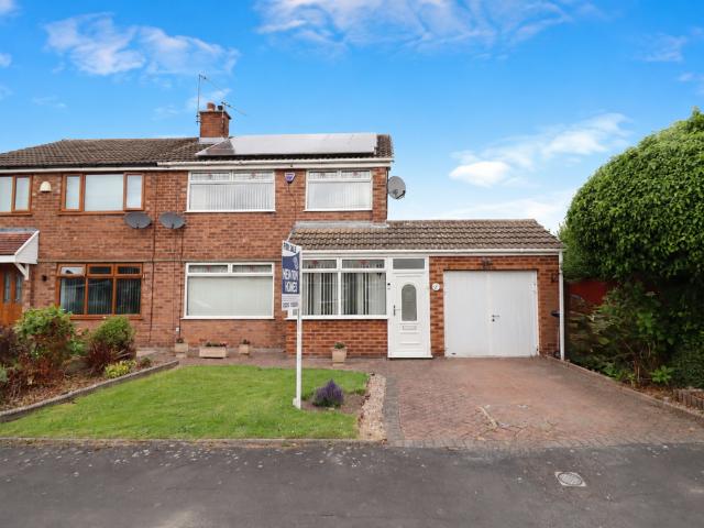 3 bedroom semi detached house for sale