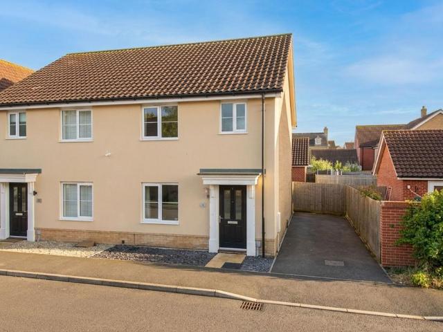 3 bedroom semi detached house for sale