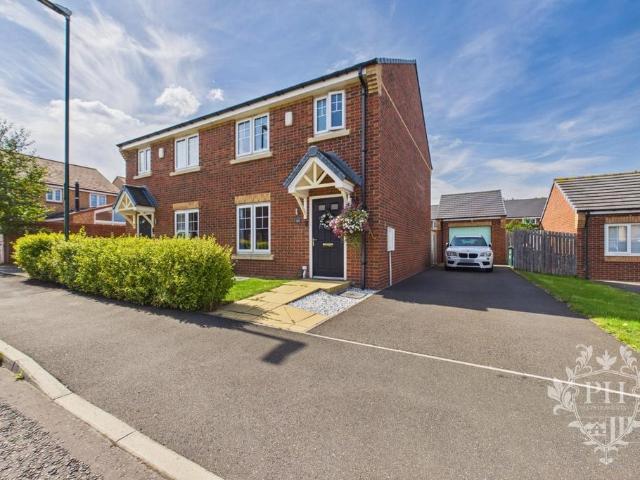 3 bedroom semi detached house for sale