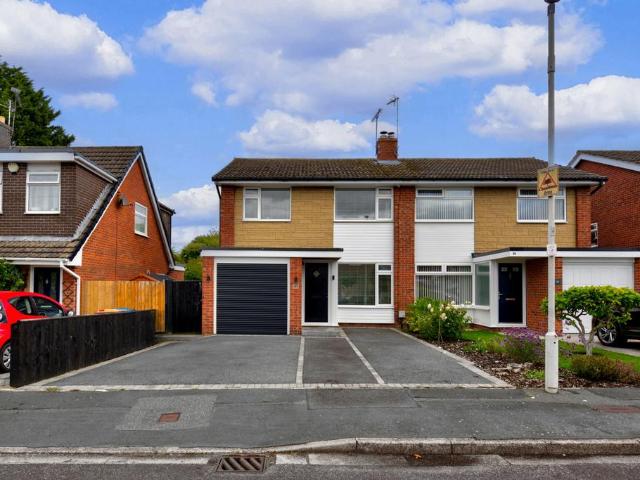 3 bedroom semi detached house for sale