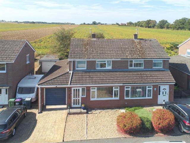 3 bedroom semi detached house for sale