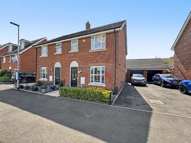 3 bedroom semi detached house for sale