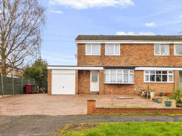 3 bedroom semi detached house for sale
