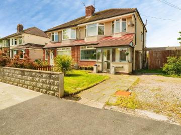 House for sale in Moreton Wirral - Garden