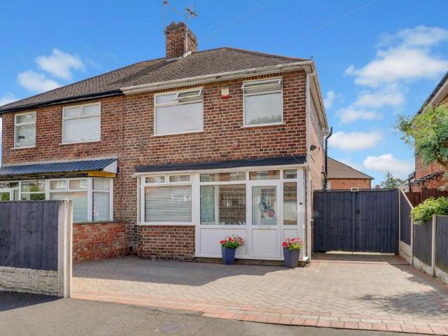 3 bedroom semi detached house for sale