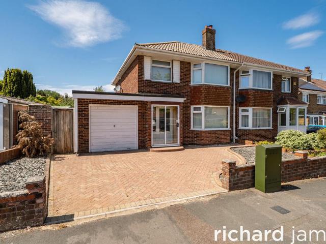 3 bedroom semi detached house for sale
