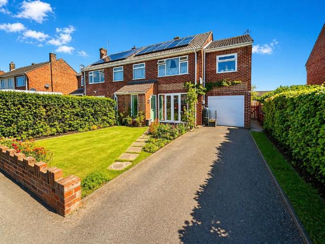 3 bedroom semi detached house for sale